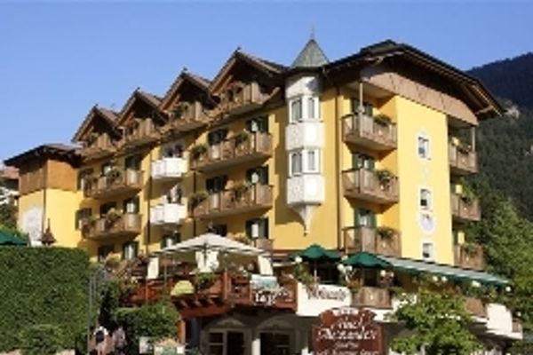 Alexander Hotel Alpine Wellness Dolomites***s (Molveno)